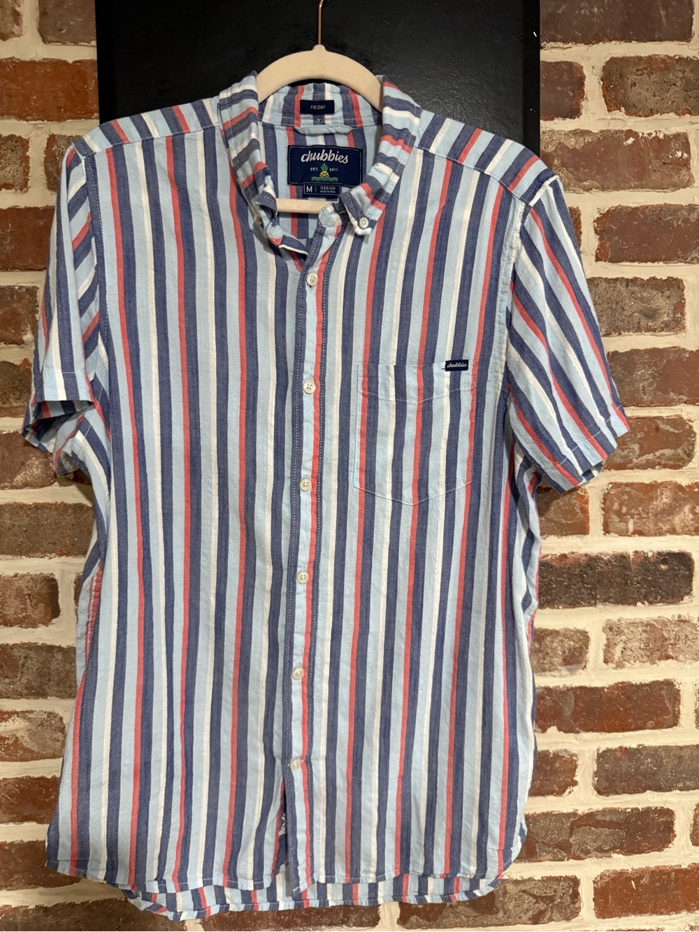 NWOT chubbies Men's Short-Sleeve Button-Down Shirt - Blue/White/Red